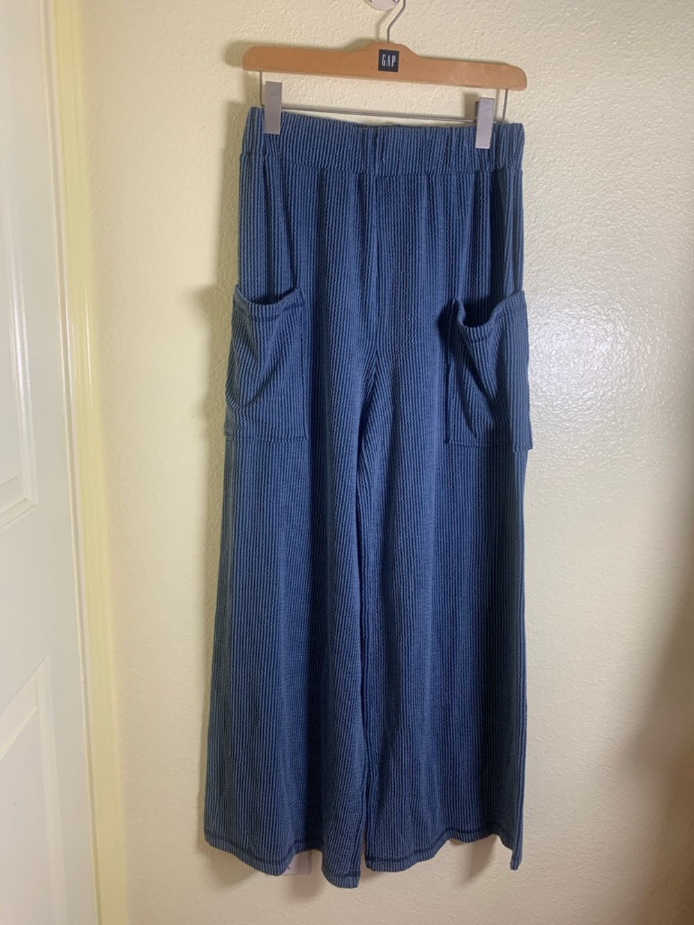 NWT BiBi Navy Blue Wide-Leg Knit Pants with Patch Pockets, Size Medium